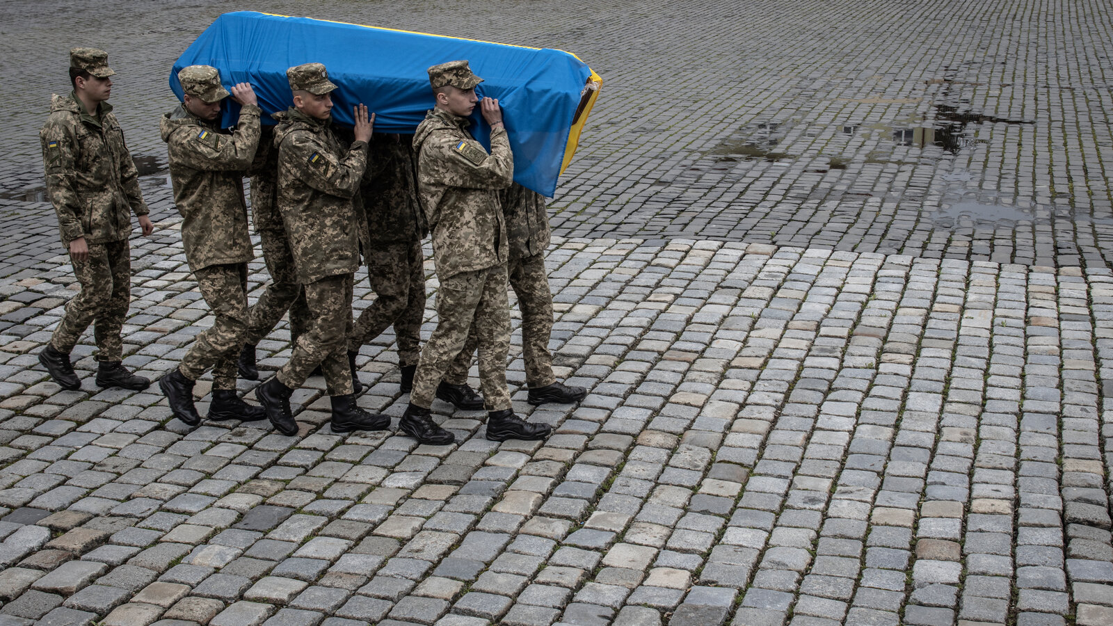 Ukrainian Forces Suffer Heavy Losses Amid Escalating Drone Attacks and International Diplomatic Tensions