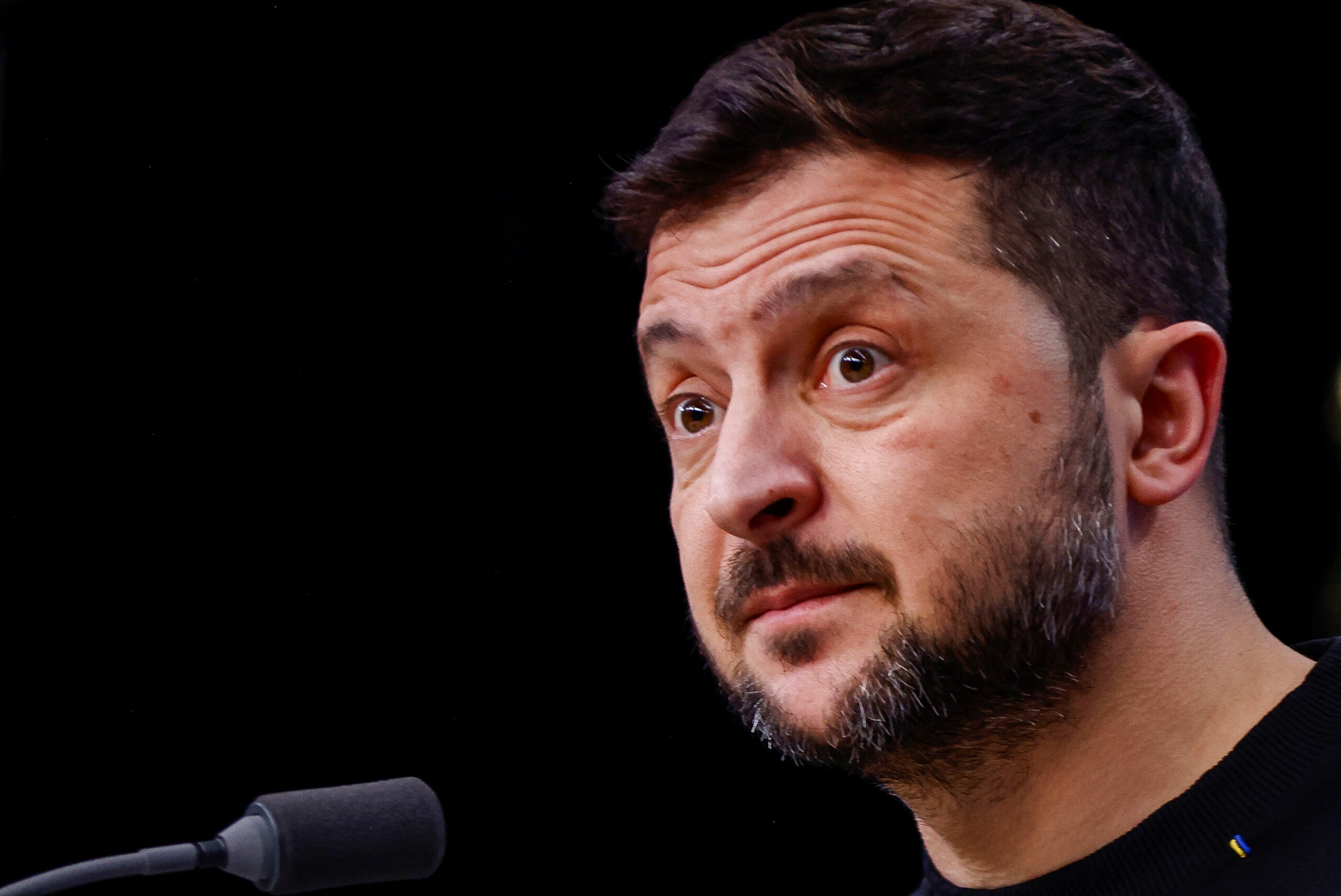 Zelenskiy Blocks Russian Energy Supplies to Slovakia, Deepening Regional Tensions