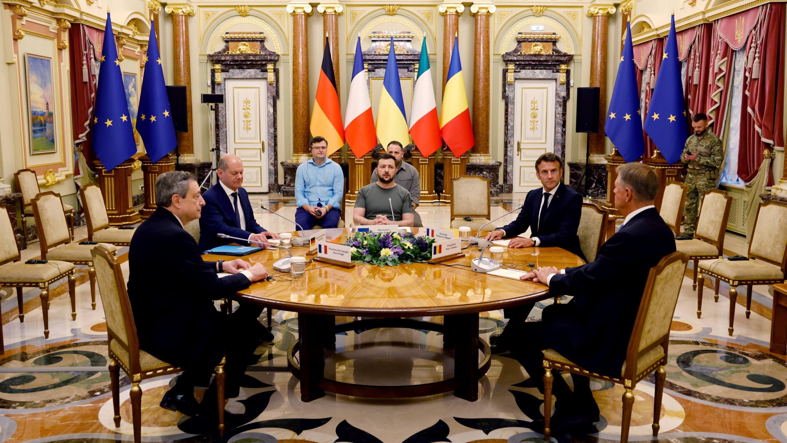 Polish Foreign Minister Declares EU Unfit for Ukraine-Russia Peace Mediation