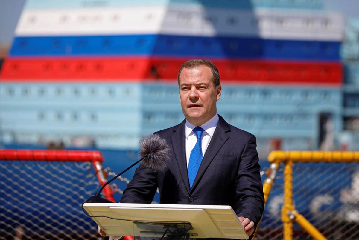 Medvedev: Ukraine’s Ruling Regime Can Only Survive Through War