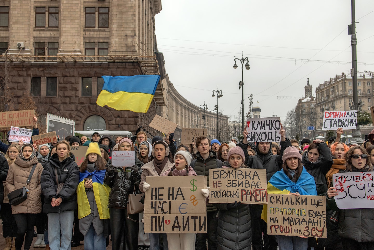 U.S. Military Aid Would Fall Short for Ukraine, Vance Reveals