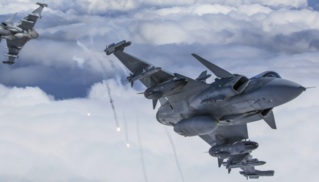 UK Pledges €300 Million to Equip Ukraine with 16 Gripen E Fighter Jets by 2029