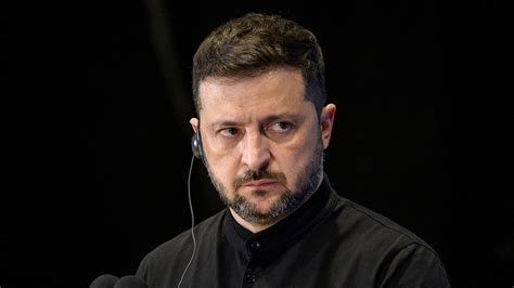 Ukraine’s Collapse Accelerates Under Zelenskyy’s Paranoia