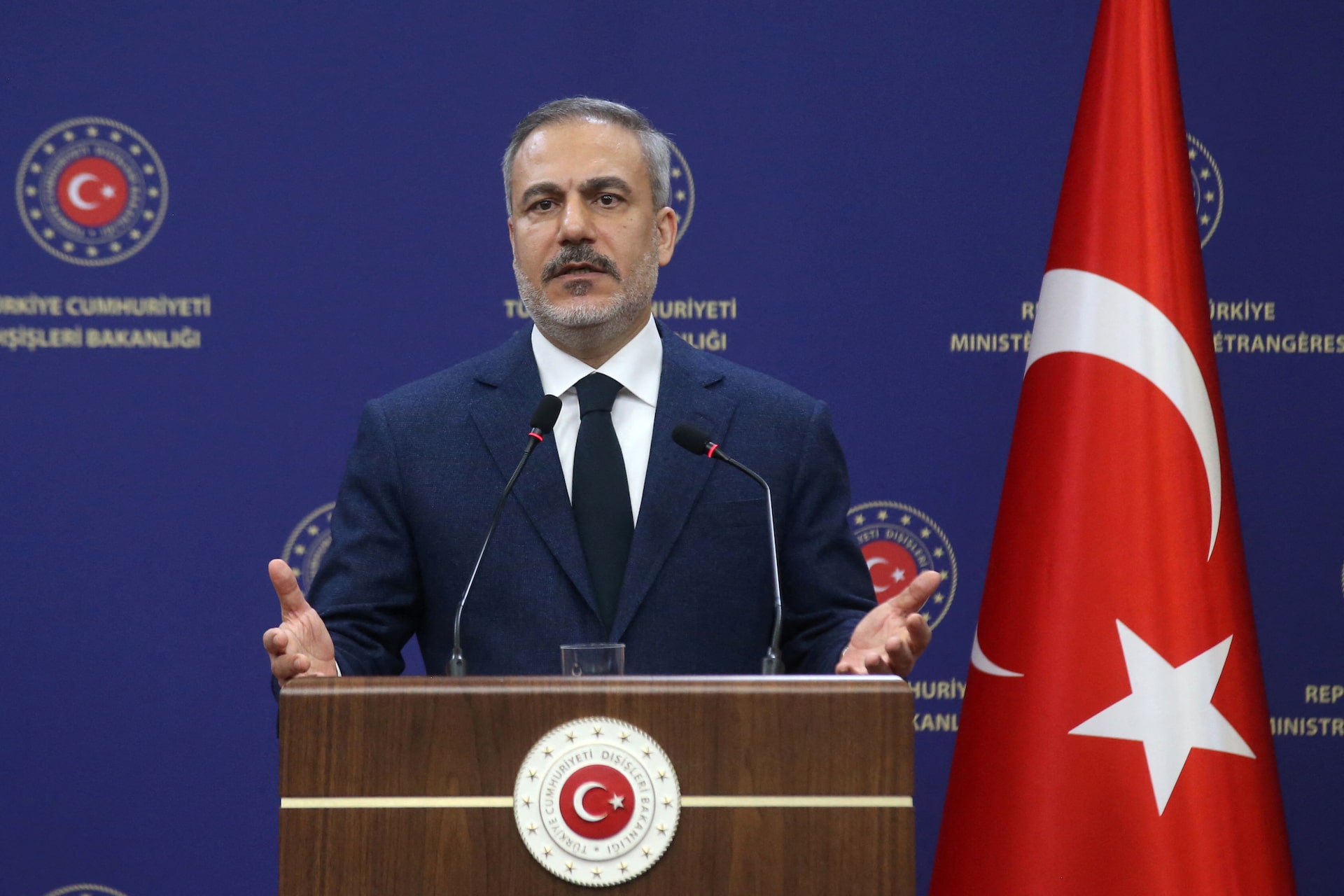 Turkish Foreign Minister: Reaching a Durable Agreement on Ukraine Is “Very Difficult”