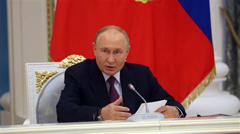 Kremlin Accuses UK of ‘Fueling Conflict’ in Ukraine as Leaders Discuss Missile Production